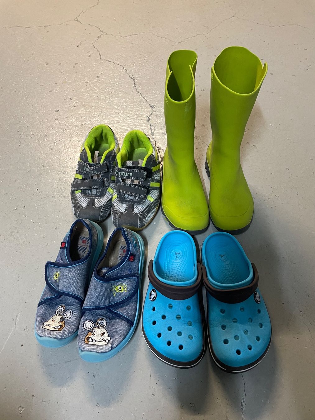 Scarpe per ragazzi: Schuhpaket Grösse 29 – Usato da Buchs SG venduto da Buxerli_