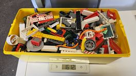 LEGO Bausteine in gelber Aufbewahrungsbox gebraucht 1.5 Kilo