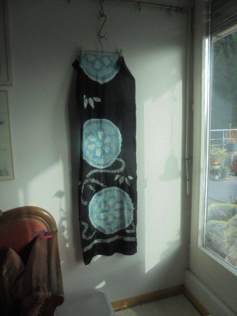 Foulard & Sciarpe: Seidenschal Schwarz, Hellblau, Weiss aus Japan – Usato da Hinwil venduto da Glasperlen