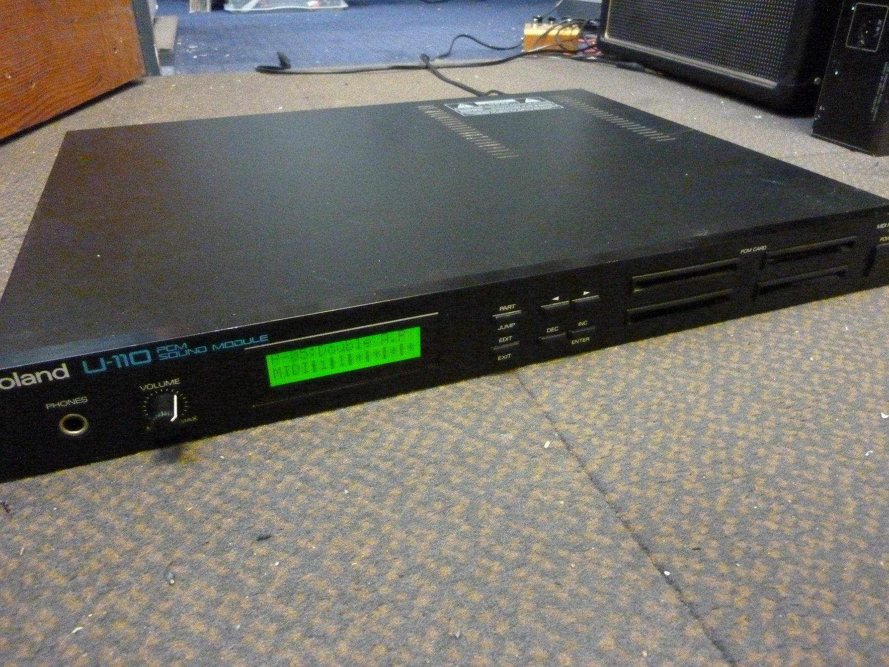 Roland Studioequipment: Roland U-110 Synthesizer – Gebraucht aus Wenslingen von  2