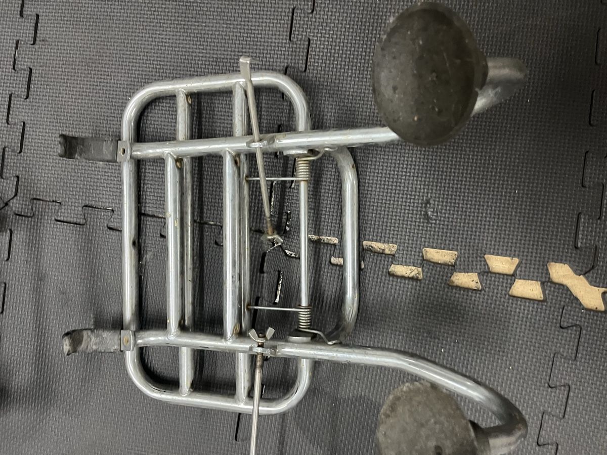 Vespa Tutti pezzi di ricambio per scooter: Vespa Frontgepäckträger – Usato da Thun venduto da Cpia 4