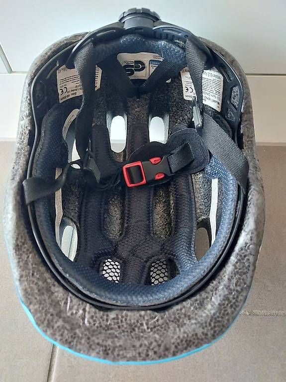 Abus Caschi: Fahrradhelm Kind (45-50cm) – Usato da Dübendorf venduto da quen_dub 3