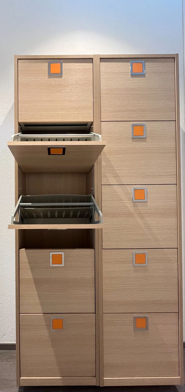 Armoires: Schuhschrank 2 Elemente 10 Klappen – D'occasion à Unterkulm par ant_dvh6