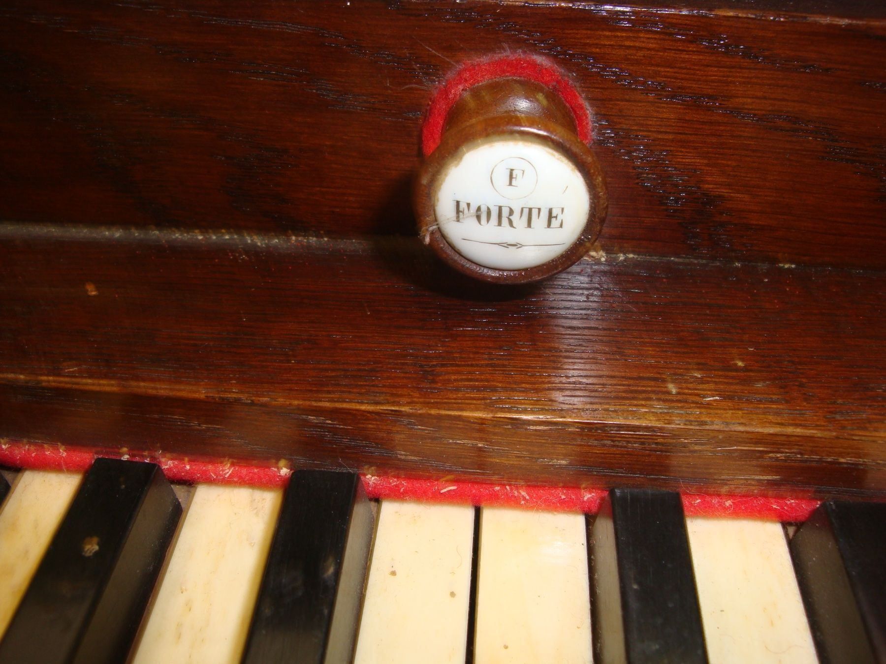 Strumenti musicali: kleines, antikes, tragbares Harmonium – Usato da häusernmoos venduto da buc_8ftk 4
