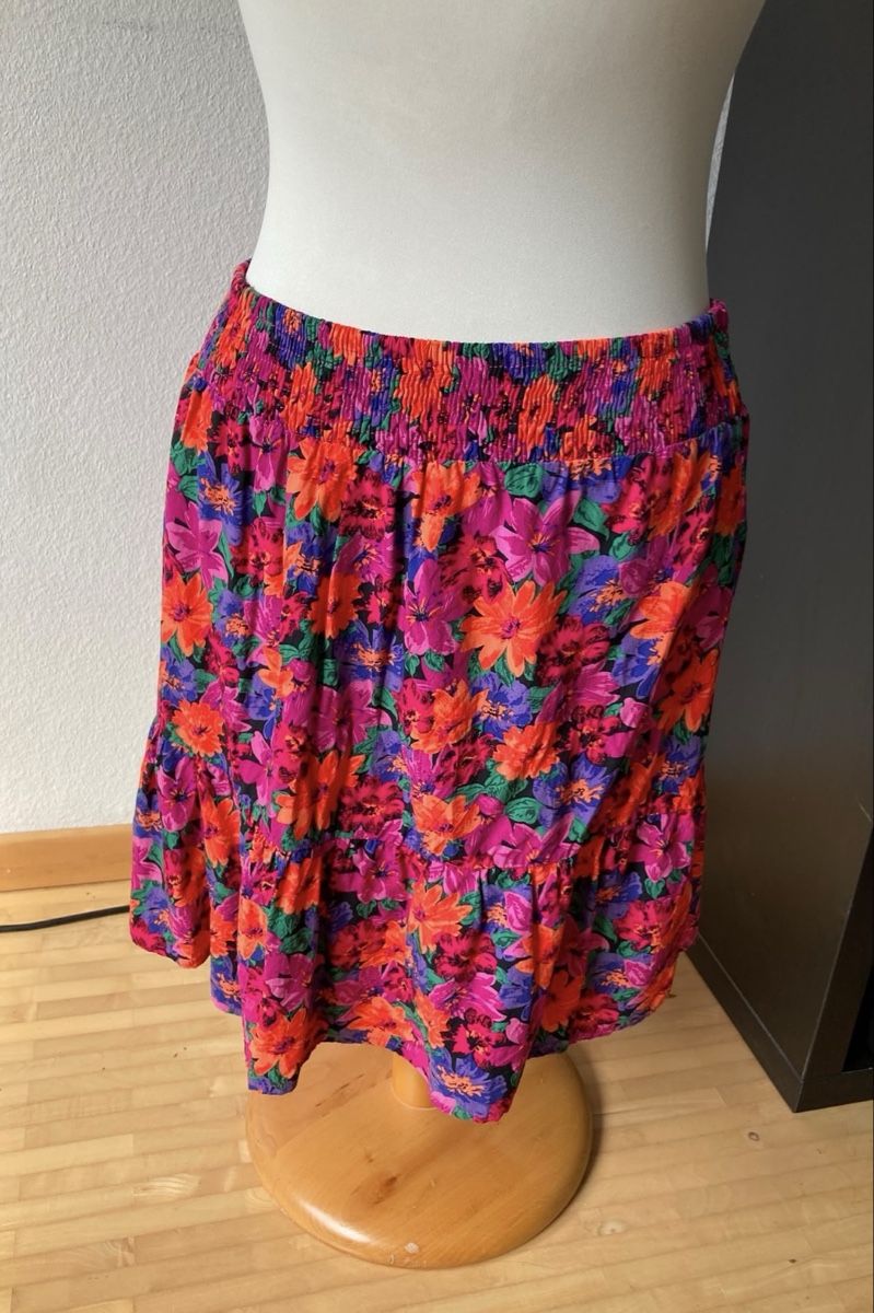 Jupes: Jupe neuve taille 40 – Neuf (Voir description) à Moutier par Happyvidedressing