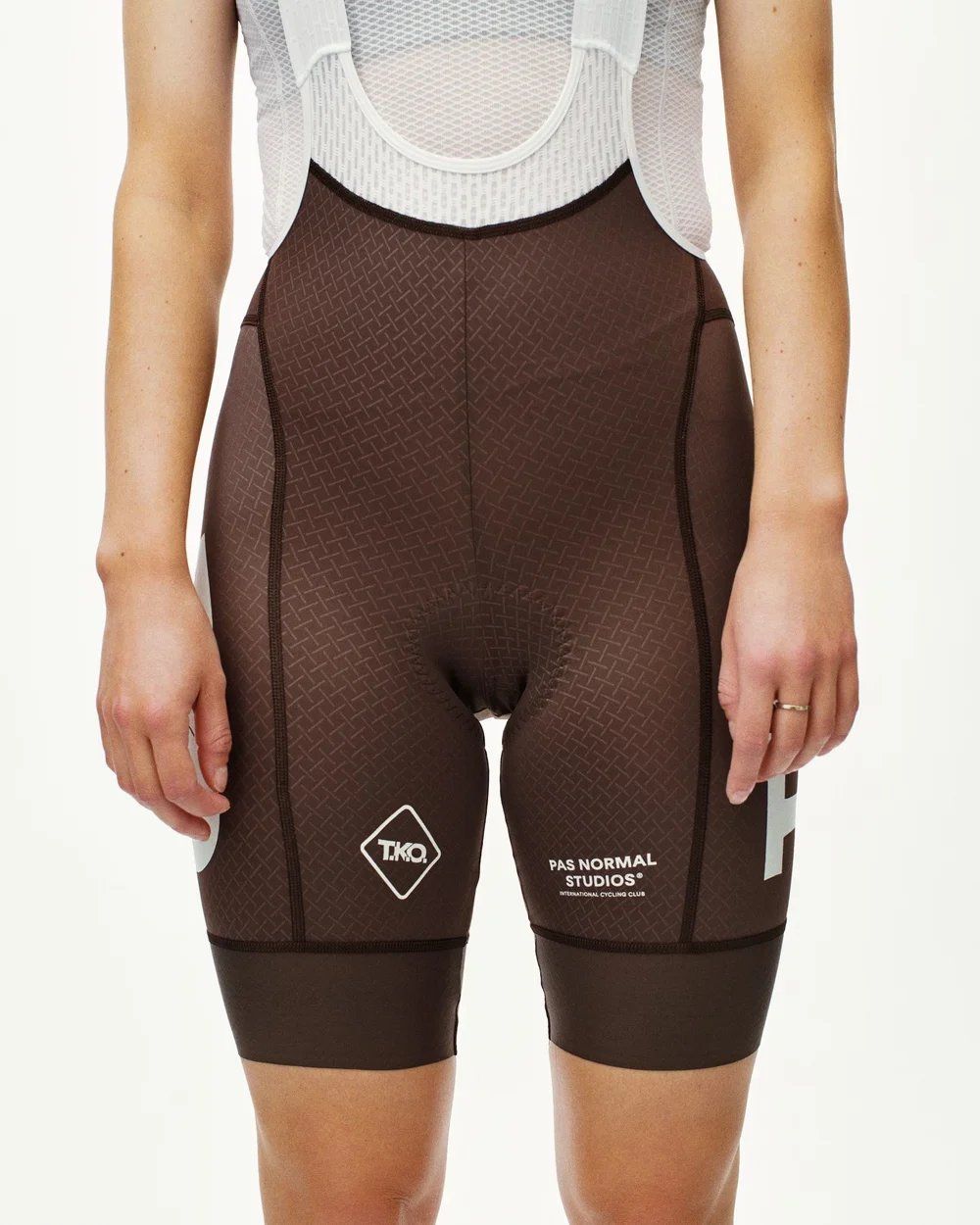 Pantaloni: % Pas Normal Studios Women's T.K.O Bibs - M – Nuovo e nell'imballaggio originale da Bern venduto da Disco_Cycle 4