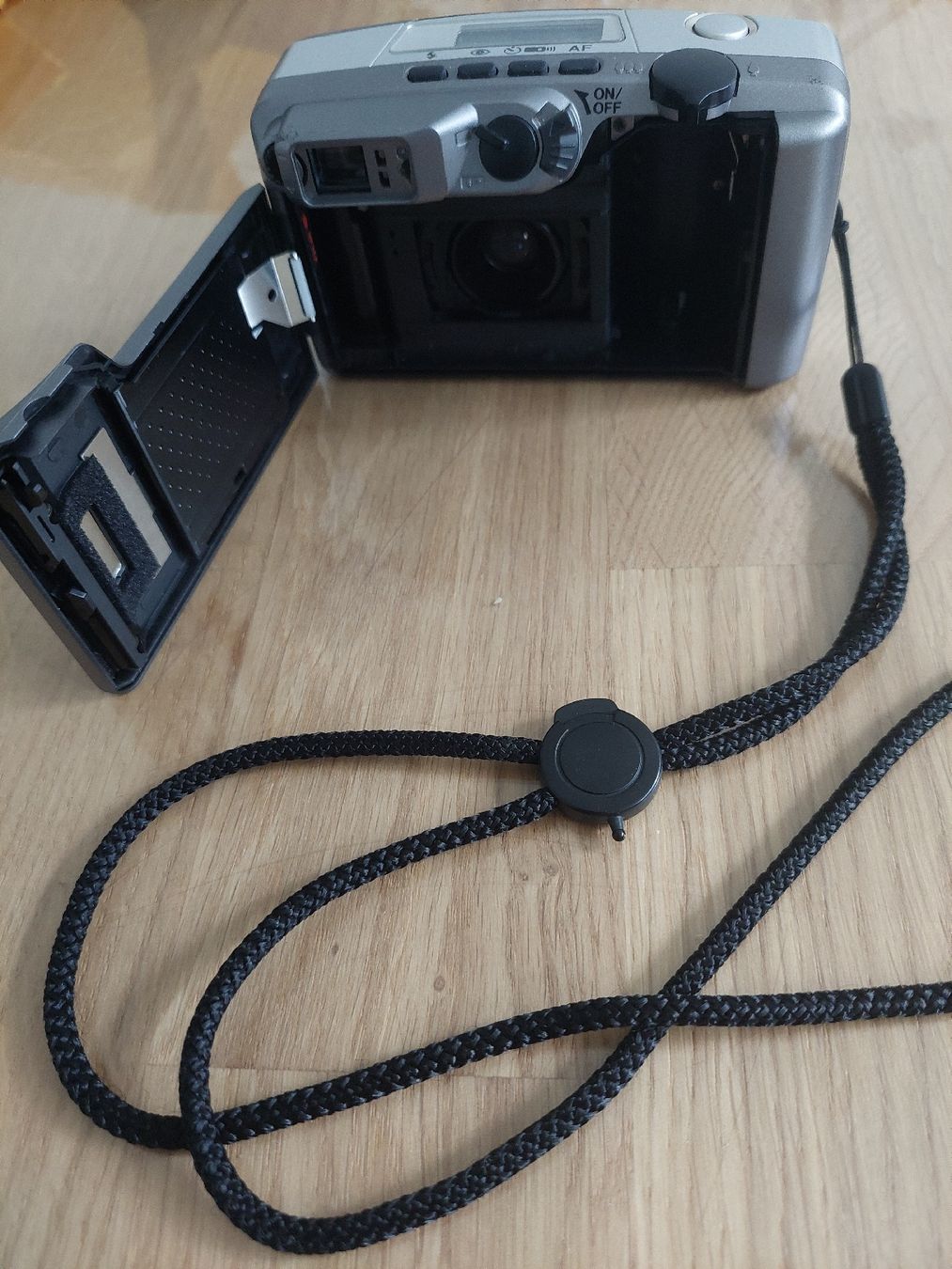 Pentax Fotocamera: Kamera Pentax Espio 135M silber – Usato da Luzern venduto da M.Ai 4