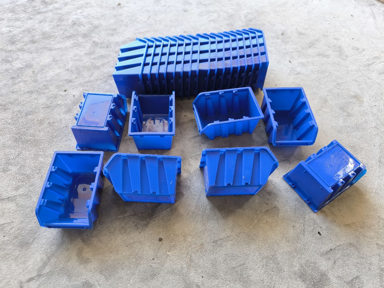 Tutti gli attrezzi: Blauer Lagerbehälter Stapelbox 11x7.7x5.9cm – Nuovo (secondo la descrizione) da Geiss venduto da Fiatagri_power