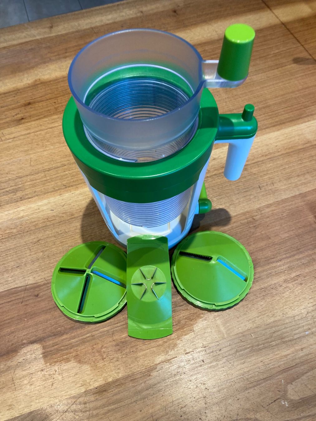 Betty Bossi Elettrodomestici da cucina: Betty Bossi Spiralschneider – Usato da Hasle LU venduto da caty06