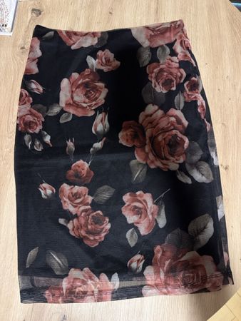 Damen Rock schwarz mit Rosenmuster knielang gebraucht