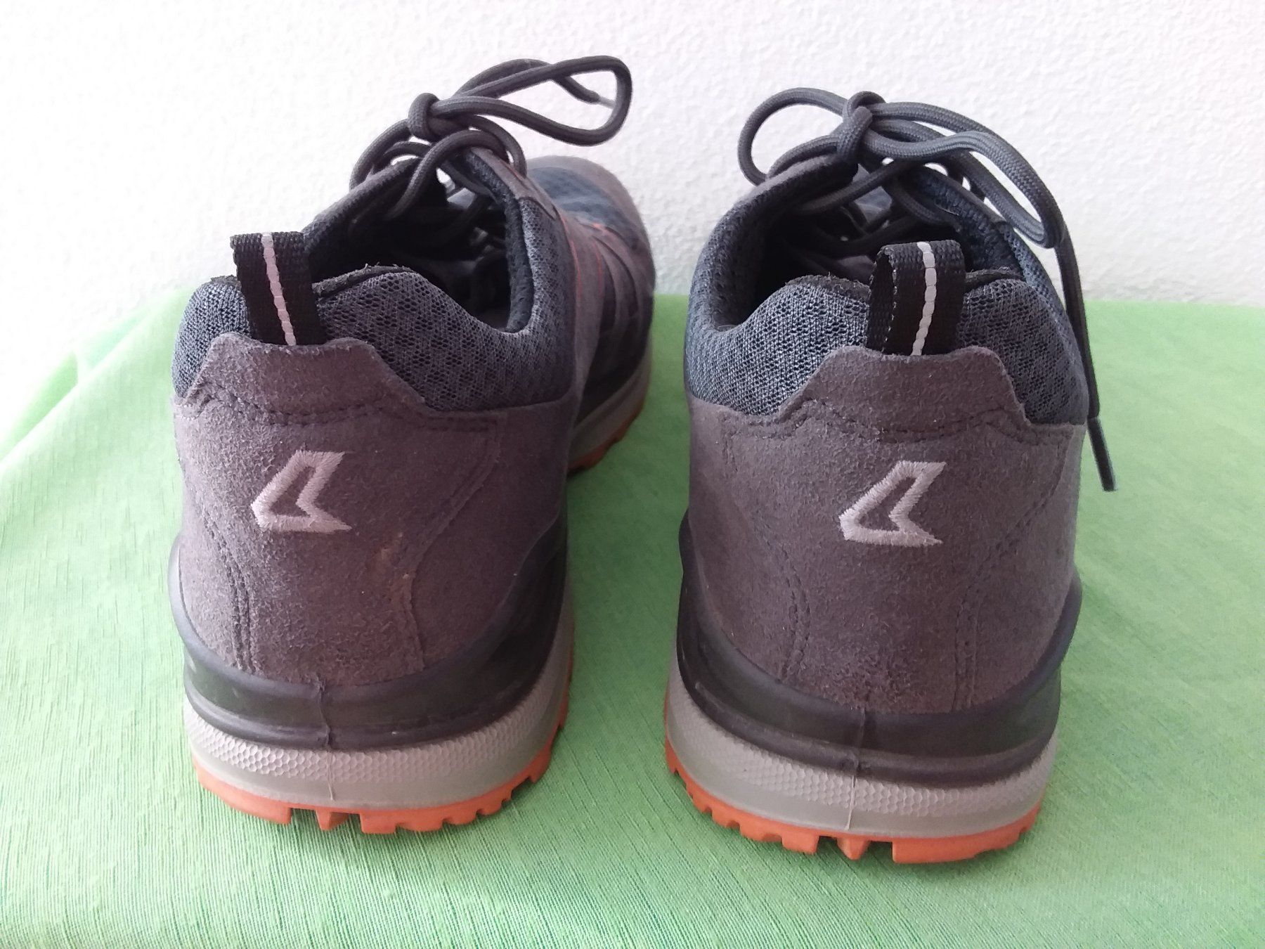 Lowa Scarpe da uomo: LOWA INNOX EVO LO, Wanderschuhe Gr 44 – Usato da Uitikon Waldegg venduto da Risibisi7 2