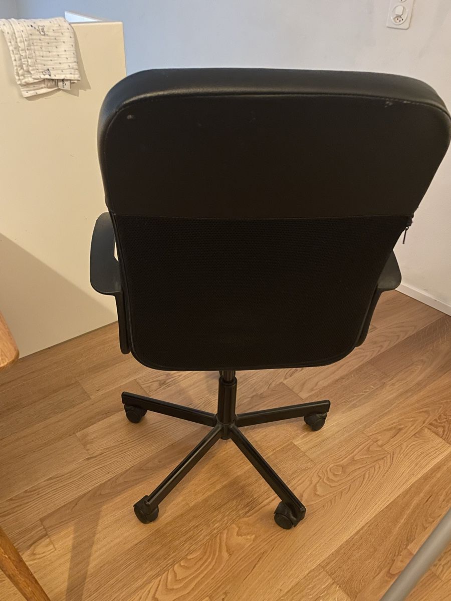 Ikea Sedie: Chaise de bureau noir occasion – Usato da Schaffhausen venduto da lau_vjb6 2