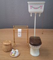 Bodo Hennig Toilette und Wäscheständer mit Handmade Zubehör