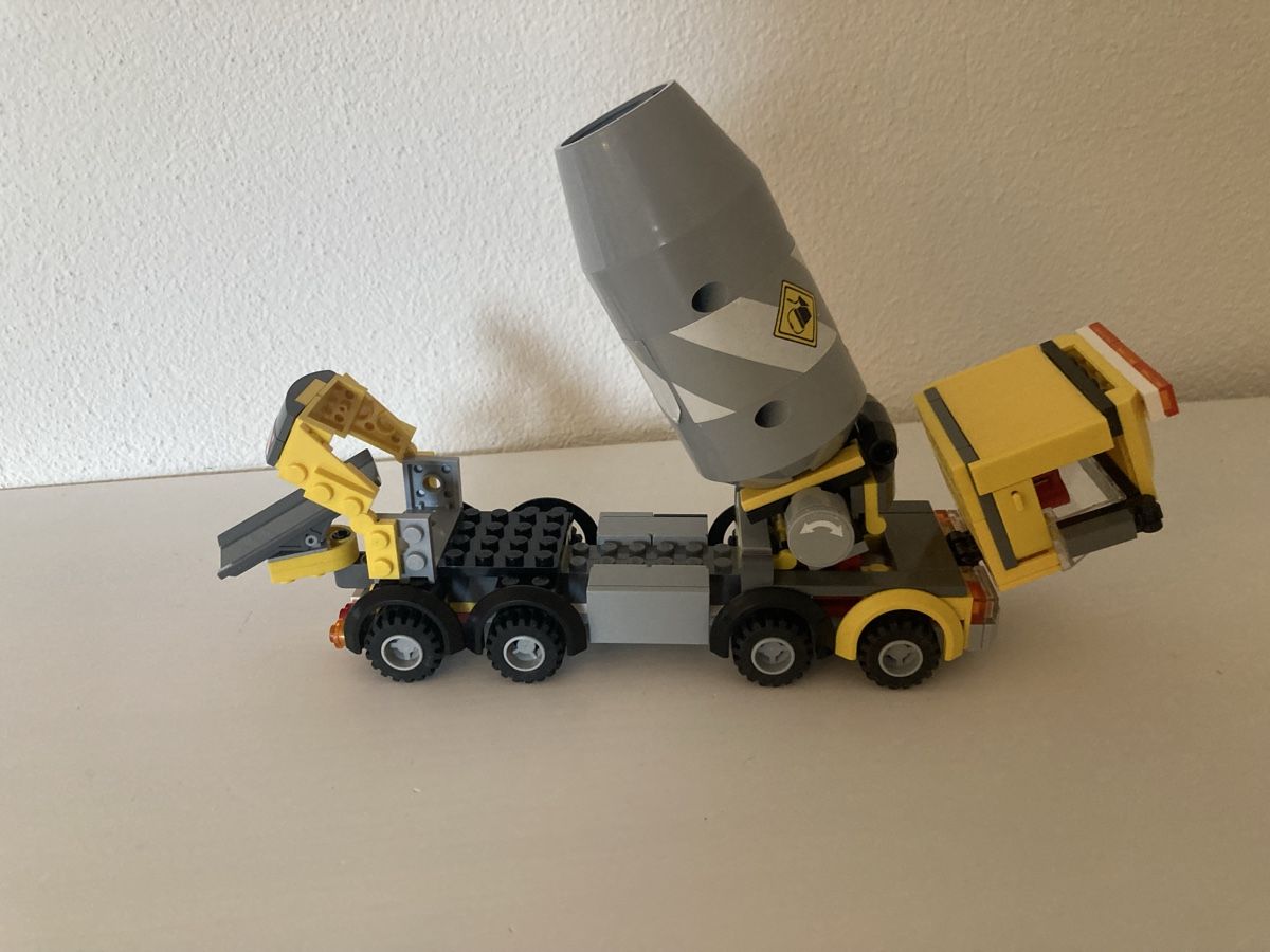 Lego Jeux de construction: Lego Müllwagen & Betonmischer  – D'occasion à Laufen par Victor4242 2