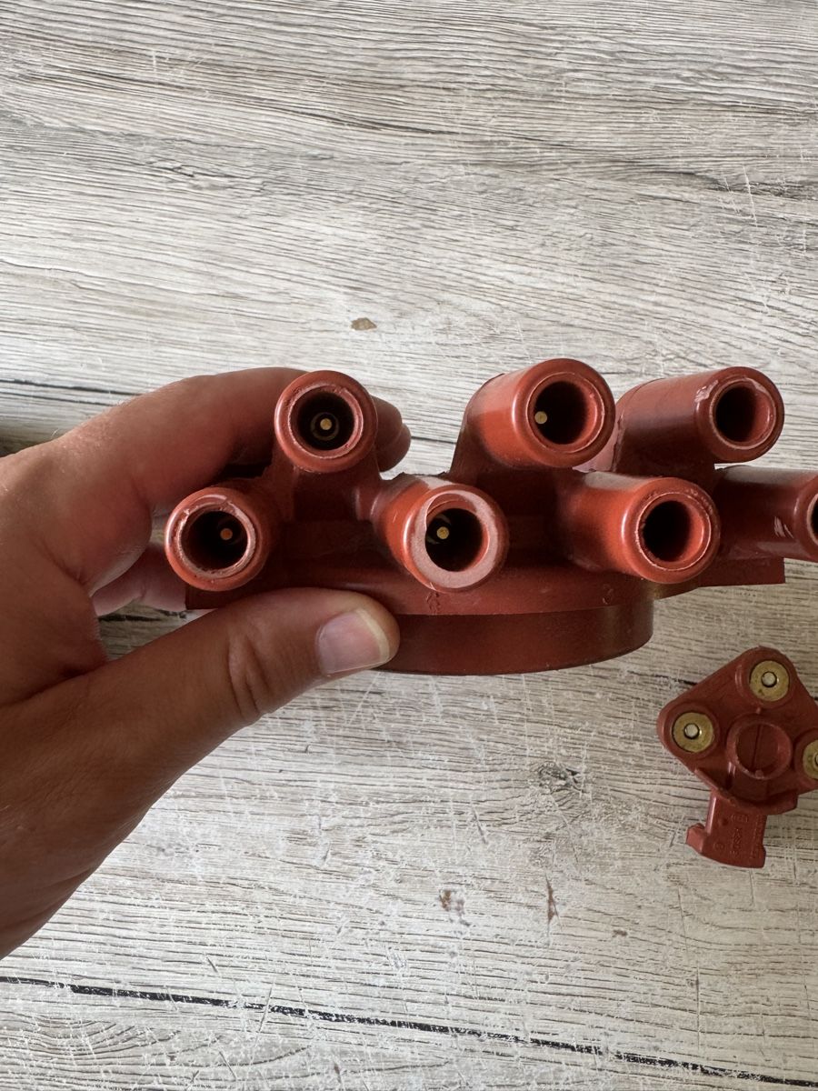 BMW Tutti pezzi di ricambio auto: Verteilerkappe BOSCH BMW E30 325ix R6Z B1987 – Usato da Würenlos venduto da Fejzo1987 5