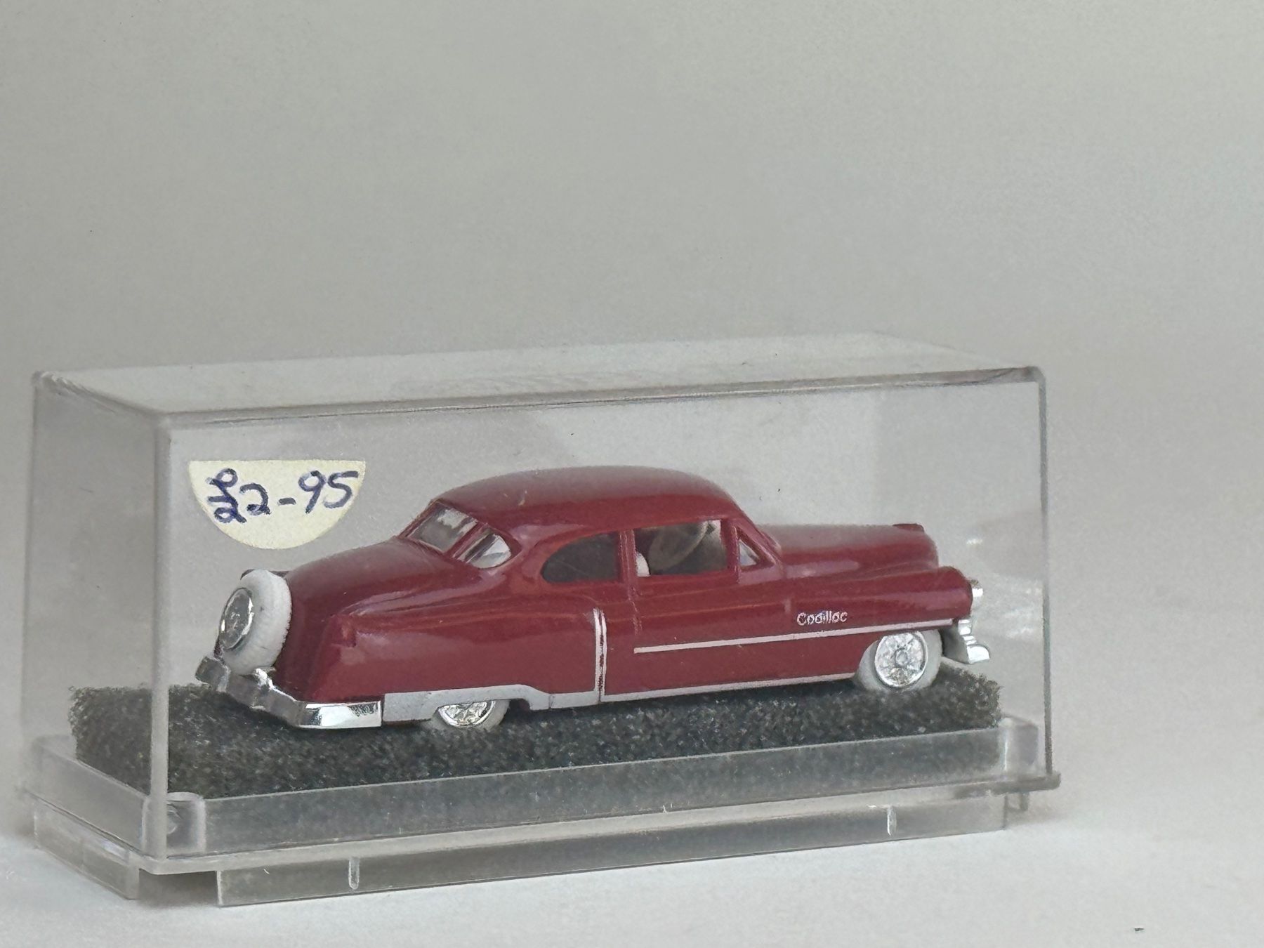 Praliné Modellini d'auto: CH- Praline Cadillac Limousine rot – Usato da Elm venduto da Wikmtz 1