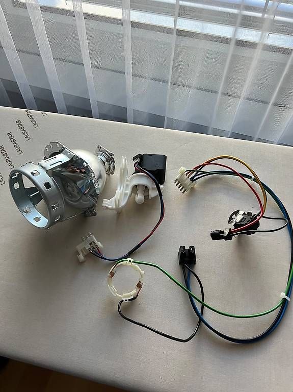 Phares: Halogen - Hauptscheinwerfer  – D'occasion à Winterthur par luap7002 2