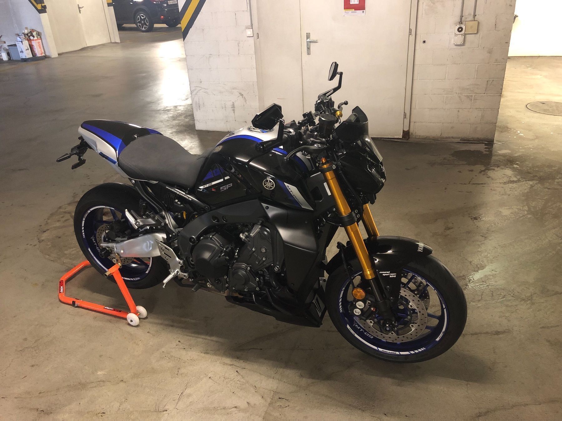 Yamaha Strada: Yamaha MT09 SP Unikat – Usato da Brüttisellen venduto da Jacky0106