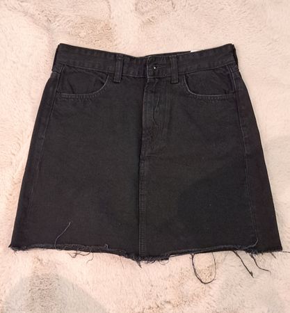 Schwarzer Jeansrock von H&M, Grösse 36, neuwertig!