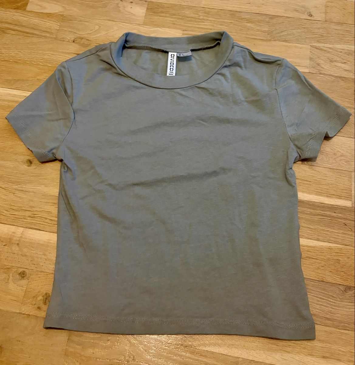 H&M T-shirt: Crop Top by H&M – Usato da Zürich venduto da stemiche