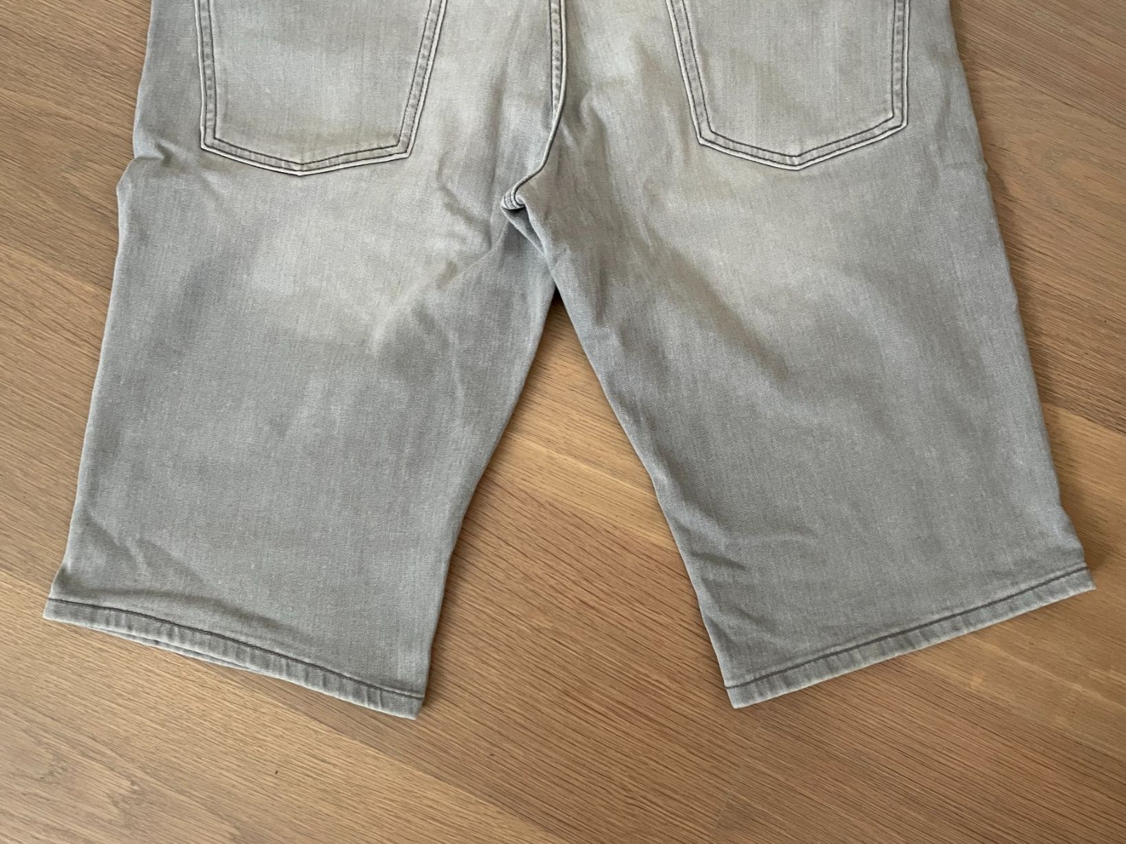 S.Oliver Jeans: S.Oliver Herren Jeans Shorts, grau, Gr. 34 – Gebraucht aus Rüschlikon von user999 6