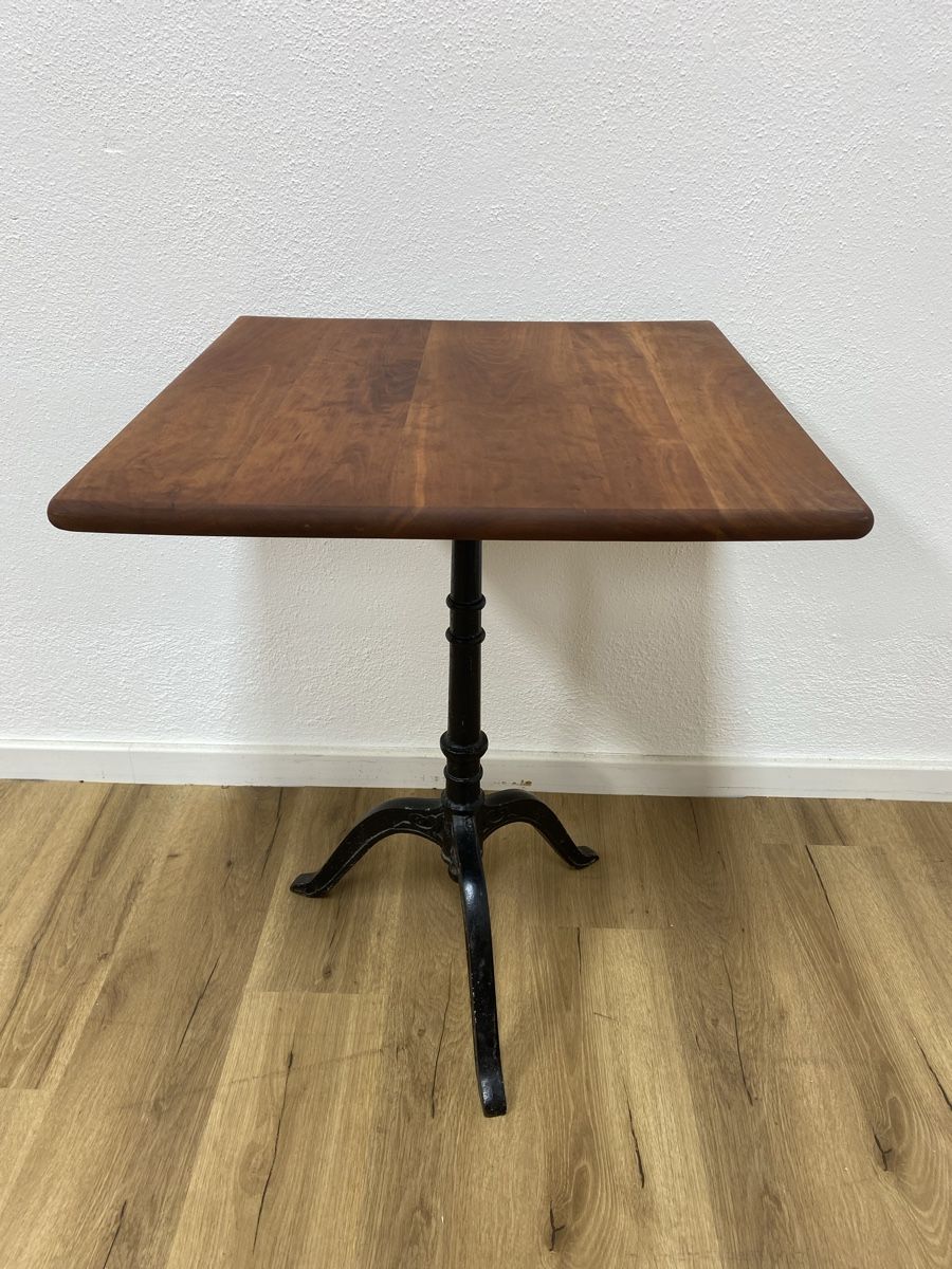 Tische: Kleiner Bistrotisch – Gebraucht aus Basel von MoebelSackmann 1