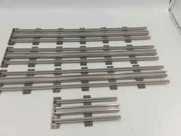 10 gerade elektrifizierte Lego Schienen