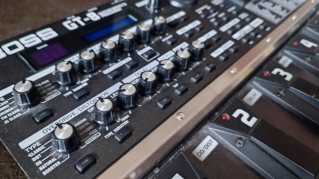 Strumenti musicali: Boss Gt-8 – Usato da Thun venduto da Aperfectstory 1