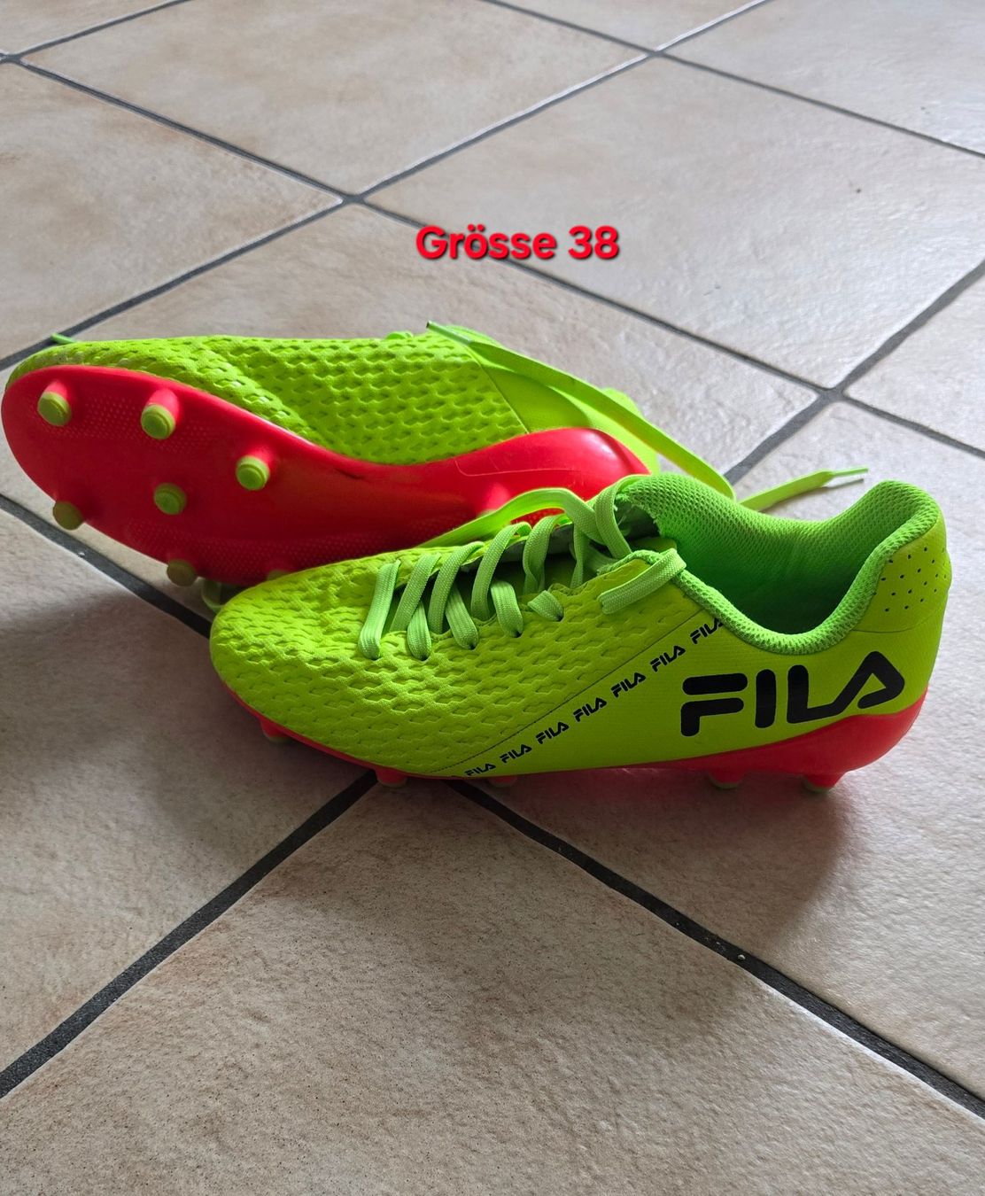 Fila Chaussures hommes: Fussballschuhe Grösse 38 – D'occasion à Oeschgen par schnemo77