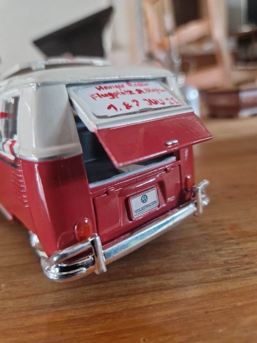 Volkswagen Modellautos: VW Bus Modellauto mit Aufklebern, Geschenkidee – Gebraucht aus Mörigen von Clio111 6