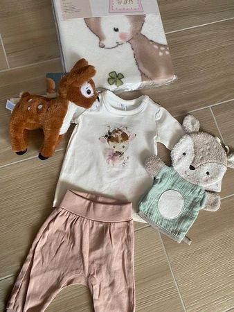 wunderschönes, neues Set für ein Baby Gr. 56 "Reh"