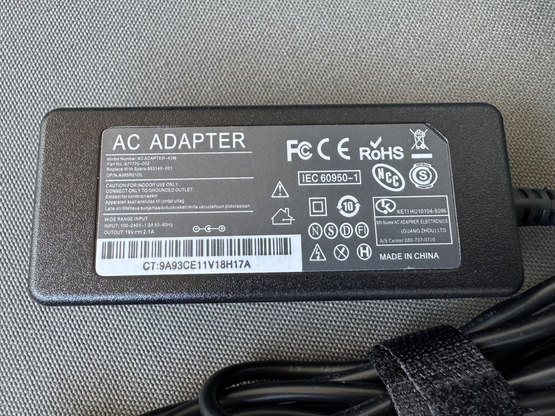 Unità & Adattatore: Adaptateur secteur Universal – Usato da Lausanne venduto da Denis- 3
