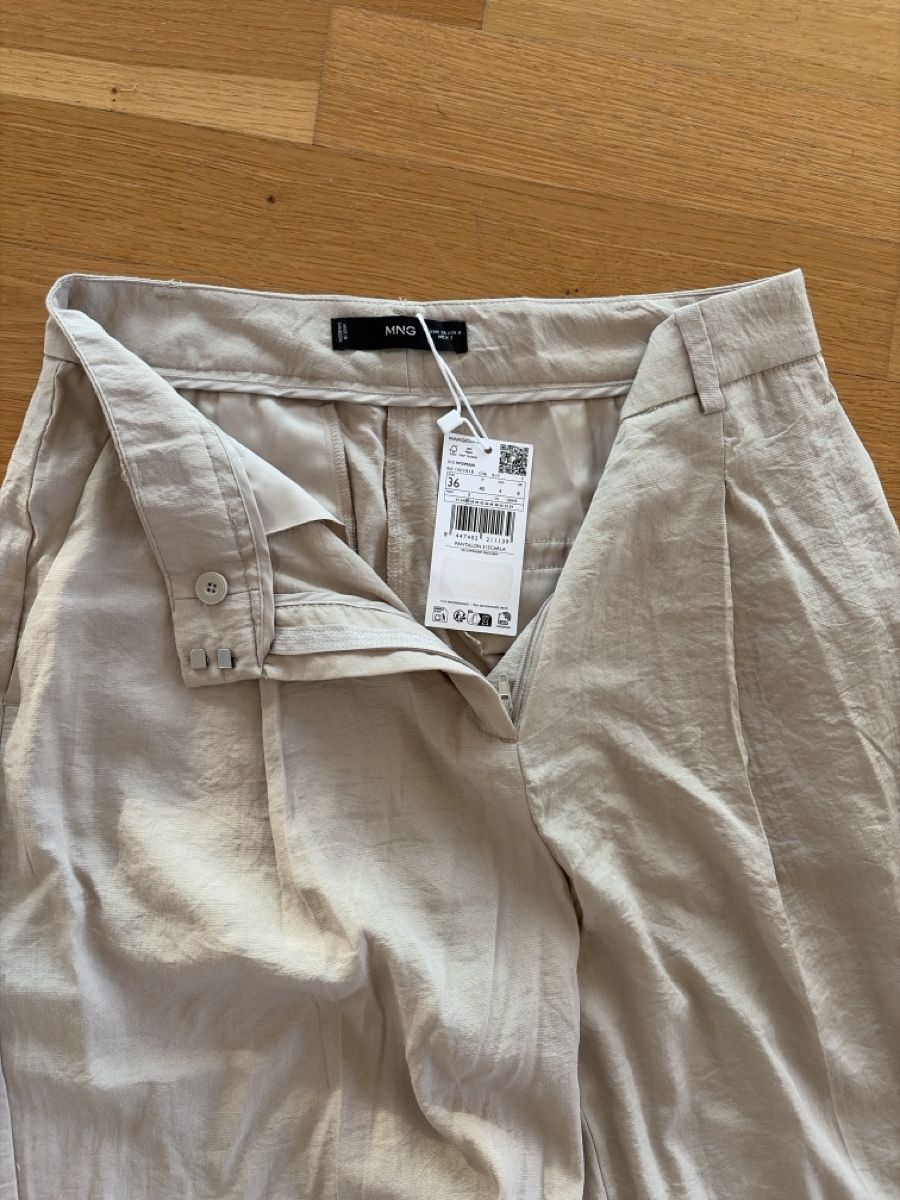Mango Pantaloni: MNG Hose beige Grösse 36 mit Etikett – Nuovo e nell'imballaggio originale da Zürich venduto da ufe_f5q5 1