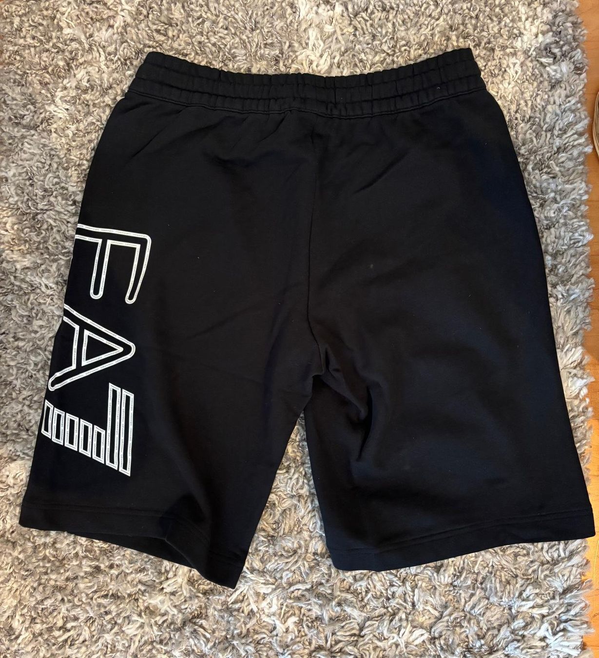 Armani Pantalons: EA7 Armani Shorts Schwarz neu – Neuf avec emballage d'origine à Würenlos par eli_ljz5 1
