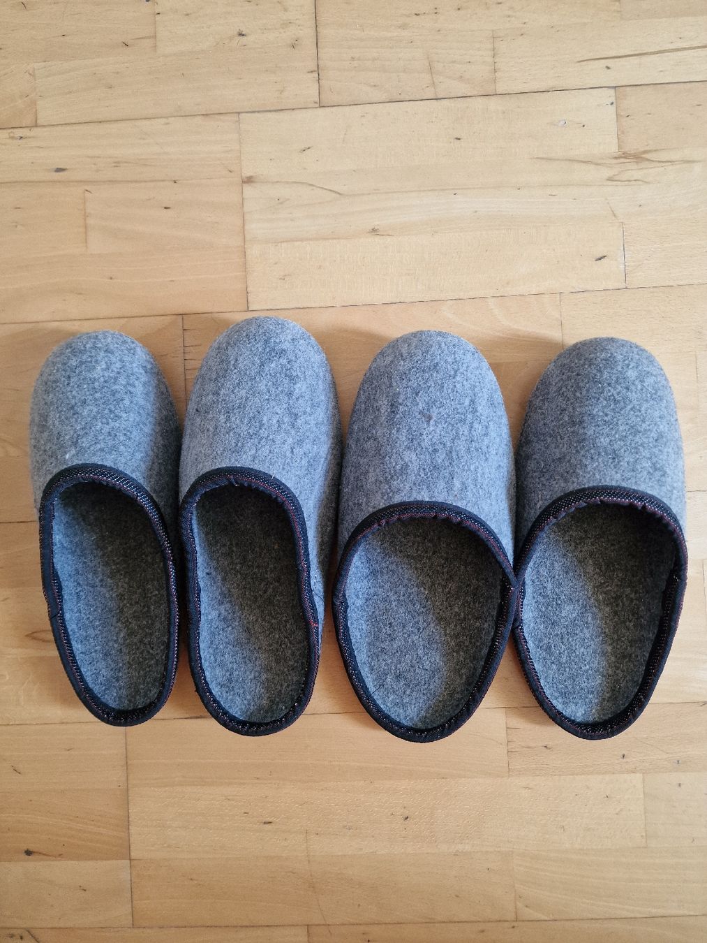 Scarpe da uomo: Überziehpantoffel – Usato da Interlaken venduto da Veny 1