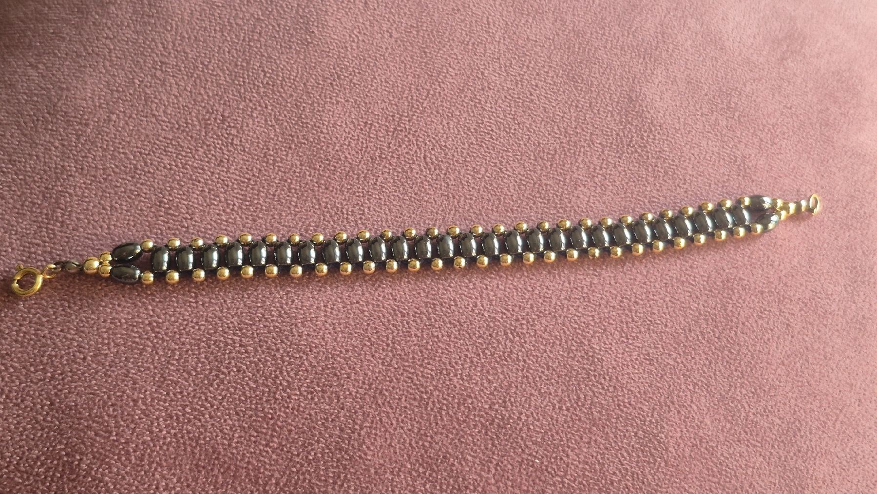 Bracciali & Braccialetti: Bracciale ematite perle dorate artigianale – Nuovo (secondo la descrizione) da Giubiasco venduto da Stefaniav 2