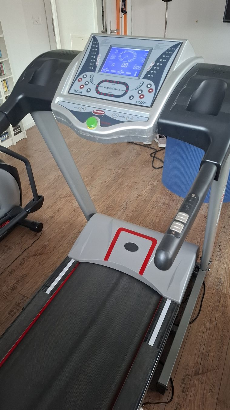 Hometrainer: Laufband mit Gebrauchsspuren – Usato da Seuzach venduto da vaju60 3