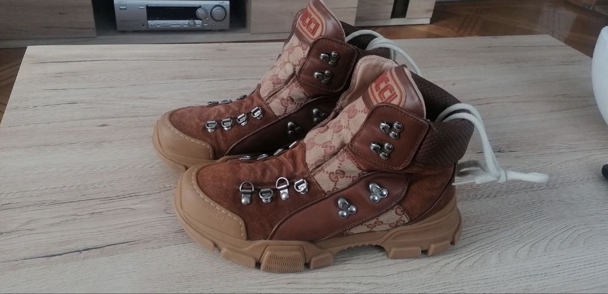 Gucci Chaussures hommes: Gucci Flashtrek Boots Gr. 43 – D'occasion à Solothurn par SuperSilserli