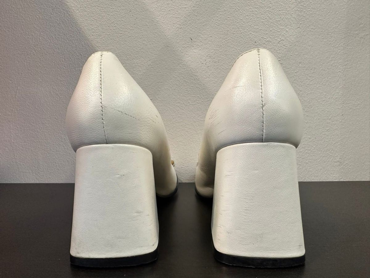 Scarpe da donna: Gucci White Horsebit Heels – Usato da St.Josefen venduto da lop_lh8d 5