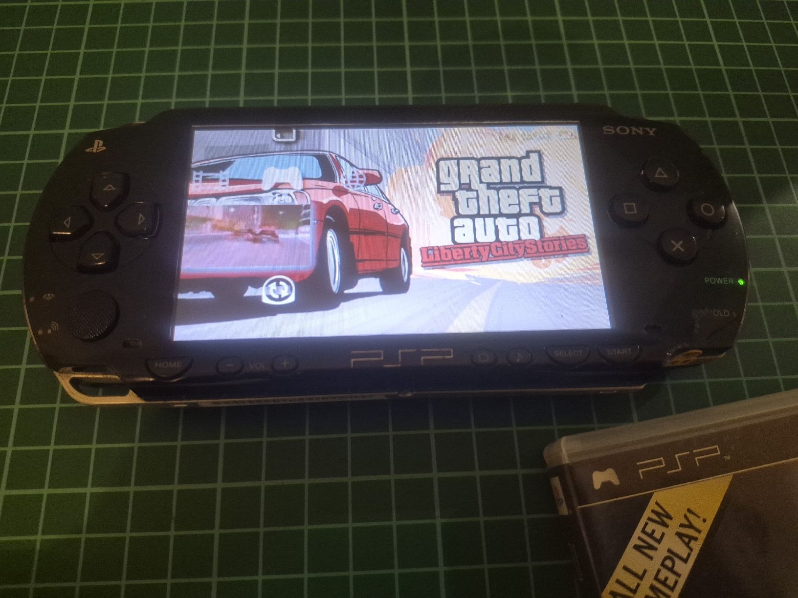 Sony Console: PSP Bundle: Console, Games (GTA), Memory Card, charger – Usato da Meyrin venduto da Retro-GZ 1