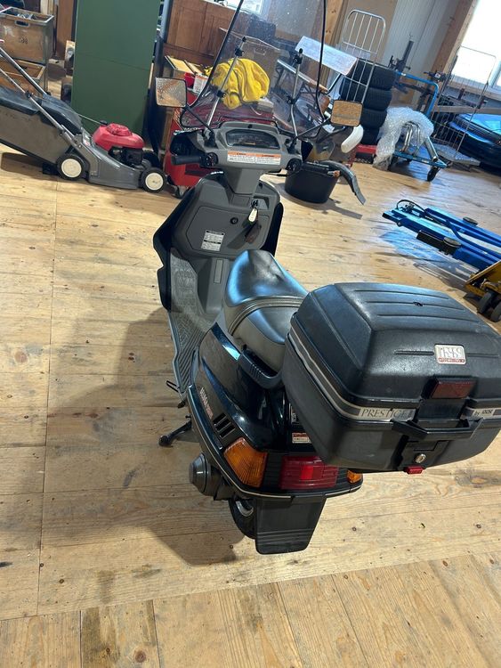 Cale-pied Yamaha XC 125 Beluga — Occasion, Gris, Pour Scooter — Bon état
