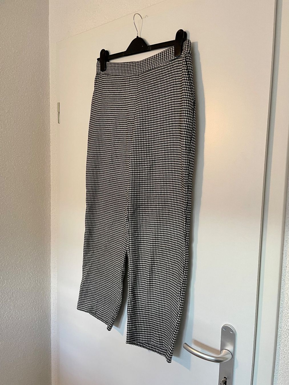 Zara Pantaloni: Tailored trousers – Usato da Roche VD venduto da closetcleanse 2