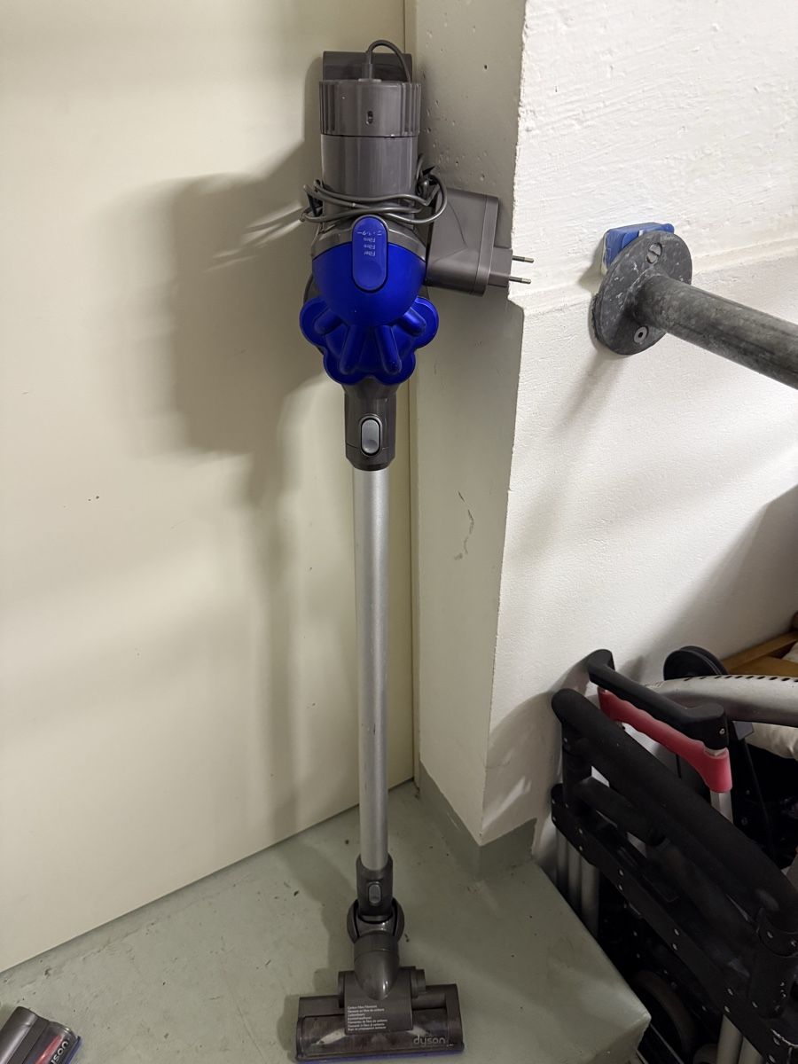Dyson Aspirapolveri & Accessori: Dyson DC45 Akku Staubsauger – Difettoso da Birsfelden venduto da mah_6yvz 1