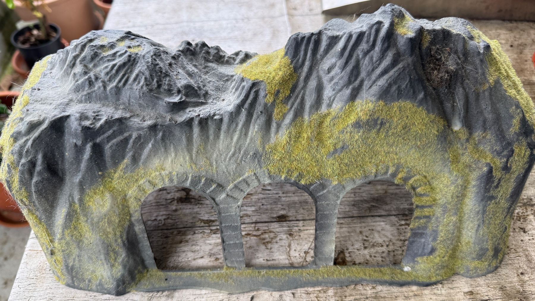 Modellini di ferrovie: Modelleisenbahntunnel – Usato da Rüti ZH venduto da Meke