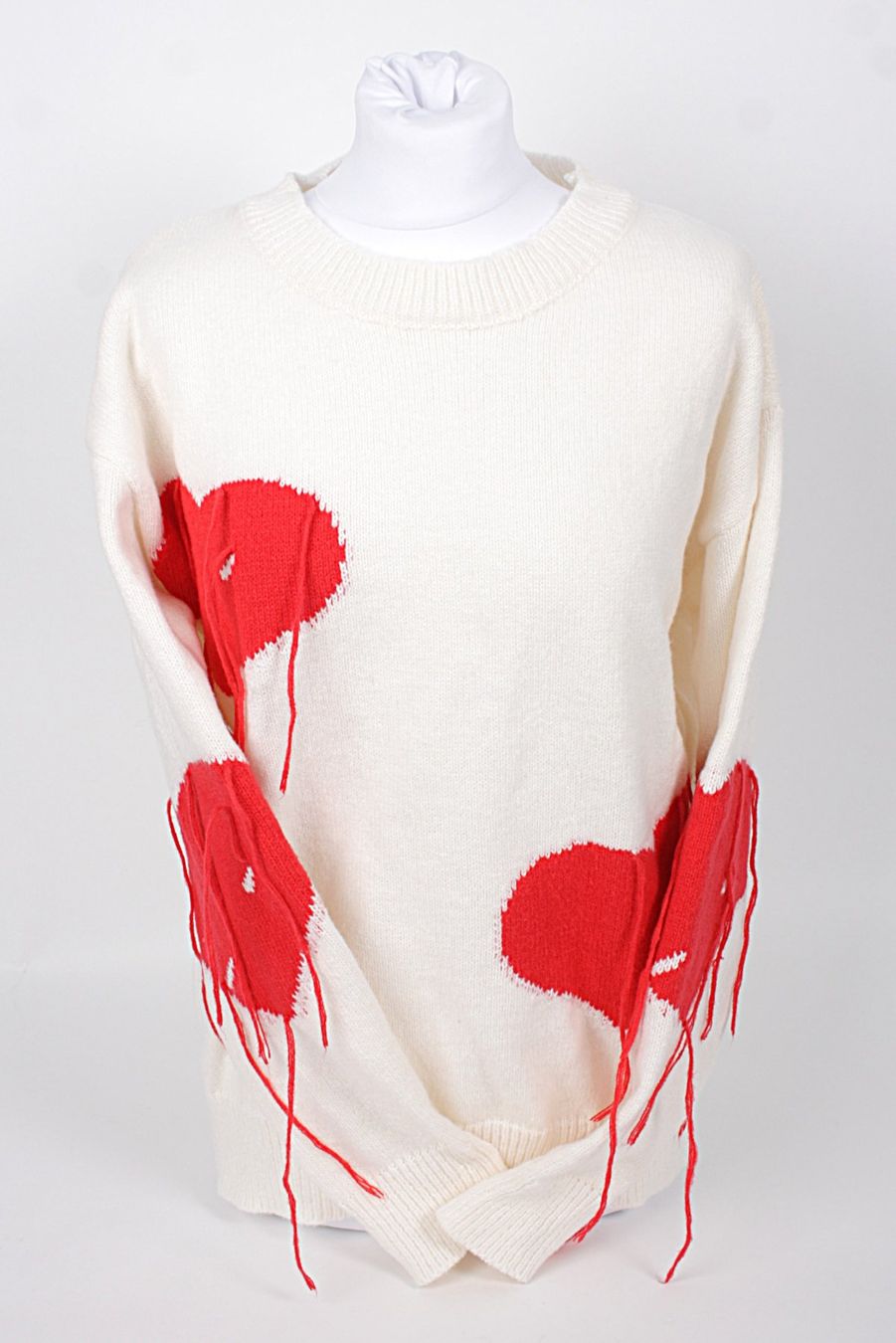Pulls & Sweat-shirts: ROMWE Strickpullover weiss mit roten Herzen Gr. M – D'occasion à Zollikofen par Restwert_Zollikofen