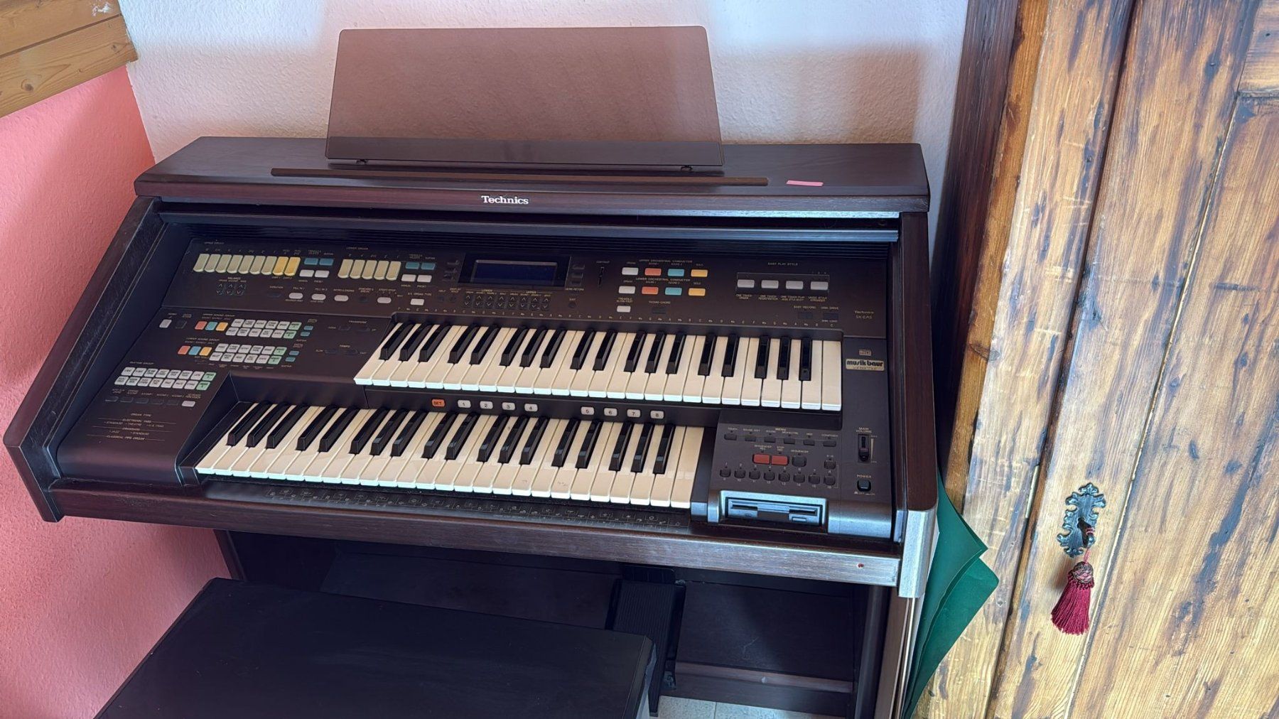 Instruments de musique: Orgel Technics AX-EA5 – D'occasion à Turbenthal par Garmin02
