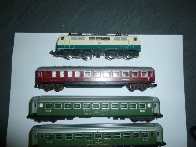 Trix Modelleisenbahnen: Minitrix Konvolut 2 Loks+6 Waggons – Gebraucht aus Diepoldsau von ehrlich72 3