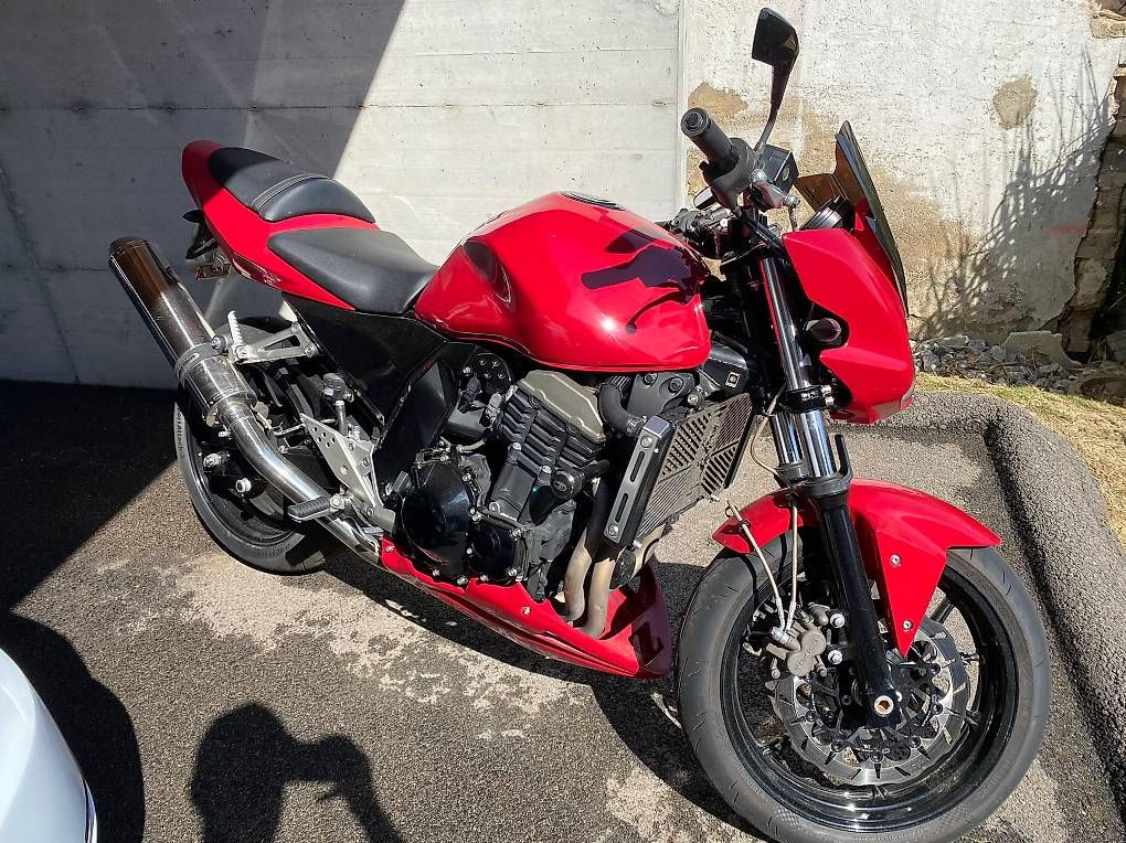 Strada: Kawasaki Z750 de 2004 – Usato da Prez-vers-Noréaz venduto da papapou