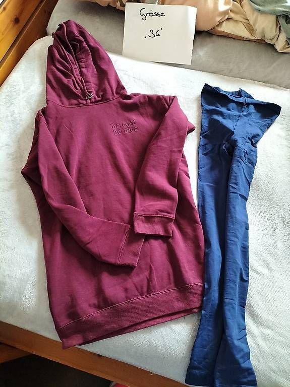 Kleiderpakete & -sets: Winterpullover und Leggings – Gebraucht aus Amriswil von cbe_cr6q