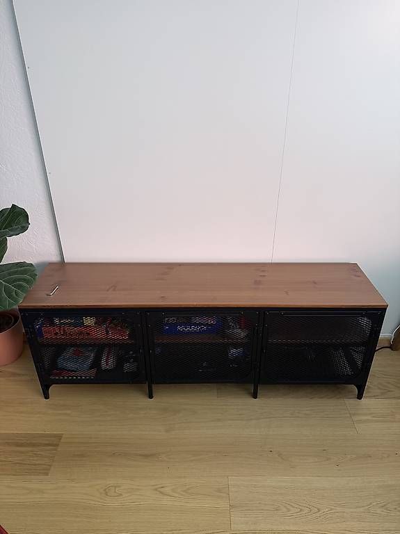Mobili TV: IKEA FJÄLLBO TV Sideboard – Usato da Dübendorf venduto da Balu_the_Bear 1